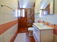 Kúpeľňa v ubytovaní Apartment Sani-5 by Interhome