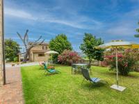 Vonkajšia záhrada v ubytovaní Apartment Villa Caggio-1 by Interhome