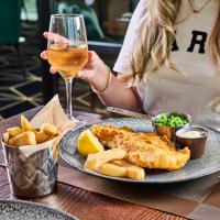 Jídlo v hotelu nebo okolí