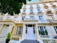 Exteriér nebo vchod ubytování Modern Hyde Park Home with Private Entrance & Private Back Patio near Bayswater & Paddington Stations