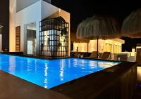 Bazén v ubytování 3BR 2BA Serene Escape 4 Pools 1 Heated In The Winter Free WiFi Restaurant and Onsite Shop nebo v jeho okolí