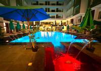 Bazén v ubytování 3BR 2BA Serene Escape 4 Pools 1 Heated In The Winter Free WiFi Restaurant and Onsite Shop nebo v jeho okolí