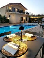 Bazén v ubytování Villa Felicia nebo v jeho okolí