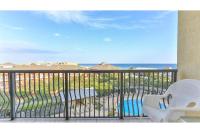 ein Balkon mit Blick auf das Meer in der Unterkunft Beach Resort 507 - Great Views Beautiful Decor Zero Entry Pool in Destin