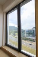 アパートメントから撮影された、または一般的な山の景色
