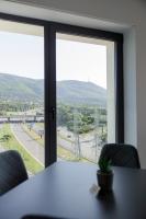 アパートメントから撮影された、または一般的な山の景色
