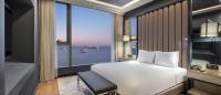 Postel nebo postele na pokoji v ubytování Hilton Istanbul Bakirkoy