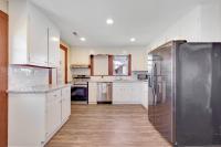 Küche&#47;Küchenzeile in der Unterkunft Beachy Keen, North Myrtle Beach beach single-family house, 150 feet to ocean! Pets welcome!