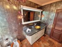Koupelna v ubytování Villa Habibi Luxury 5B