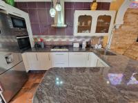 Kuchyň nebo kuchyňský kout v ubytování Villa Habibi Luxury 5B