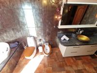 Koupelna v ubytování Villa Habibi Luxury 5B