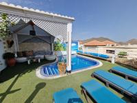 Bazén v ubytování Villa Habibi Luxury 5B nebo v jeho okolí