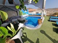 Bazén v ubytování Villa Habibi Luxury 5B nebo v jeho okolí