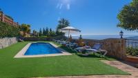Bazén v ubytování Villa María del Carmen Frigiliana by Ruralidays nebo v jeho okolí