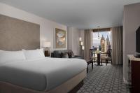 Ein Bett oder Betten in einem Zimmer der Unterkunft Marriott&#39;s Grand Chateau