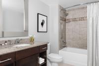Ein Badezimmer in der Unterkunft Marriott&#39;s Grand Chateau