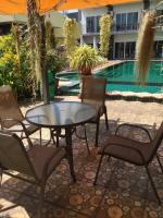 Bazén v ubytování Anantra Pattaya Resort nebo v jeho okolí