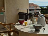 Plán poschodí v ubytovaní Bel appartement à Cavalaire-sur-Mer, 4 couchages, clim, proche commodités, parking, balcon - FR-1-226B-118