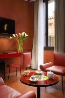 Hotel L'Orologio Venezia - WTB Hotelsにあるテレビまたはエンターテインメントセンター