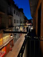Balkón nebo terasa v ubytování HERITAGE APARTMENTS CERDANYA al carrer Major i parking