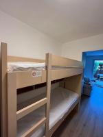 Bunk bed o mga bunk bed sa kuwarto sa Studio Bord de Mer Boulouris &agrave; Saint Raphael