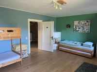 Postel nebo postele na pokoji v ubytování Home Sweet Vacation Home