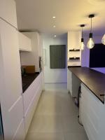 Kuchyň nebo kuchyňský kout v ubytování Sun Club P65 Premium Bungalow