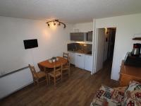 Kuchyňa alebo kuchynka v ubytovaní Studio Lumineux avec Balcon, Proche Pistes et Commerces - Tignes Le Lavachet - FR-1-502-474