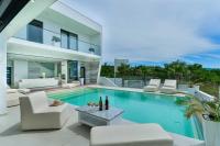 Bazén v ubytovaní 5* Luxury Villa Michele alebo v jeho blízkosti