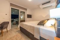 Posteľ alebo postele v izbe v ubytovaní 5* Luxury Villa Michele