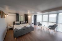 Postel nebo postele na pokoji v ubytování Forest Spa House