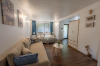 Postel nebo postele na pokoji v ubytování Forest Spa House