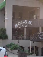 Un edificio con un cartello che dice bosssa sopra di Kaneel Suiker a Paarl