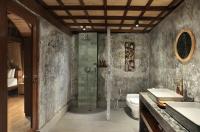 Beehouse Dijiwa Ubudにあるバスルーム
