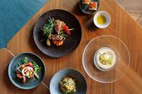 ホテルの敷地内または近くでの食事または食べ物