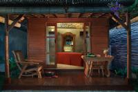 Beehouse Dijiwa Ubudにあるシーティングエリア