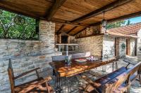 Patio alebo iná vonkajšia časť ubytovania Dalmatian country house Irena