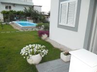 Bazén v ubytování Rooms & Apartments Marinero nebo v jeho okolí