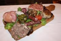 Jídlo v hotelu nebo okolí