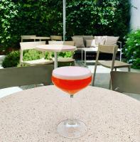 Thức uống tại Fragile Hotel