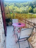 Balkón alebo terasa v ubytovaní Appartement au calme au milieu du vignoble de Gigondas