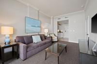 TV&#47;Unterhaltungsangebot in der Unterkunft Marco Beach Ocean Suites