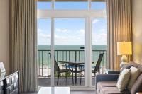 Ein Sitzbereich in der Unterkunft Marco Beach Ocean Suites