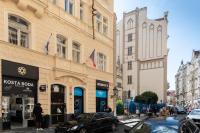 Nespecifikovaný výhled na destinaci Praha nebo výhled na město při pohledu z apartmánu