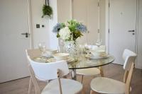 Půdorys ubytování Modern 2-Bed Apartment Near Ascot & Legoland, Sleep upto 4 guests, Pet Friendly, Parking Available on Request!