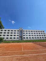 Tenis a/nebo squash v ubytování Hotel Buly nebo okolí