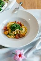 Hrana v oz. blizu hotela