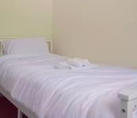 Půdorys ubytování Canterbury King bed house with Free Parking & Garden