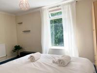 Půdorys ubytování Canterbury King bed house with Free Parking & Garden