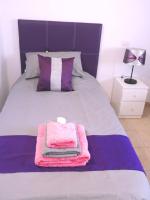 Posteľ alebo postele v izbe v ubytovaní Puerto Del Carmen - Apartment 5 - Las Palmeras 3